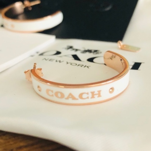 🍀 Coach white enamel and rose gold earring - Picture 3 of 4